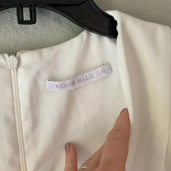 Black Halo Deklyn White Jumpsuit size 6